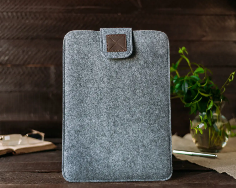 Повстяний чохол Gmakin для ноутбука MacBook Air Pro 13" New вертикальний конверт папка для макбук сірий GM55-13New фото